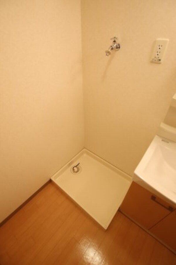 建物設備(室内洗濯機置場)