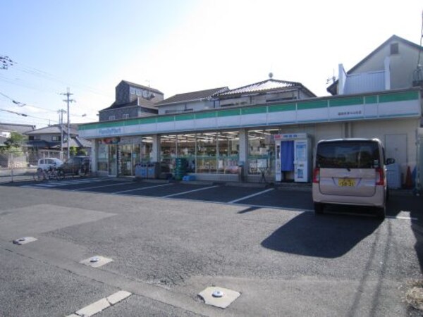 周辺環境(ファミリーマート富田林津々山台店 2044m)