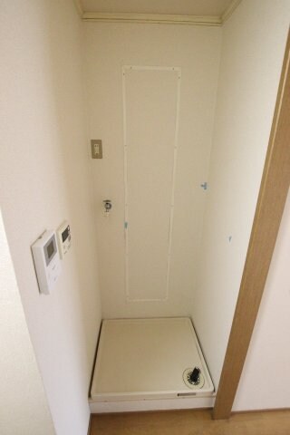 物件内観写真12　(室内洗濯機置場)