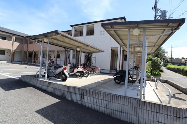 物件内観写真5　(駐輪場)