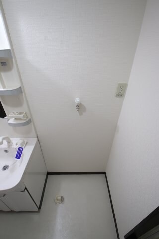 物件内観写真16　(室内洗濯機置場)