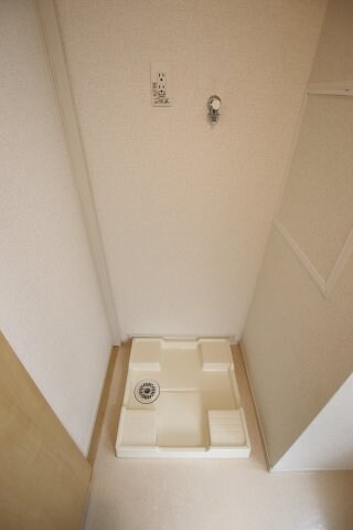 物件内観写真12　(室内洗濯機置場)