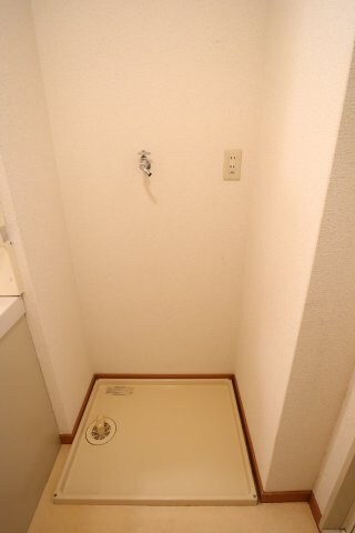 物件内観写真10　(室内洗濯機置場)