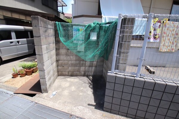 建物設備(敷地内ゴミ置き場)