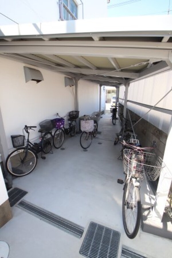 建物設備(駐輪場)
