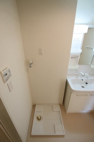 物件内観写真13　(室内洗濯機置き場)