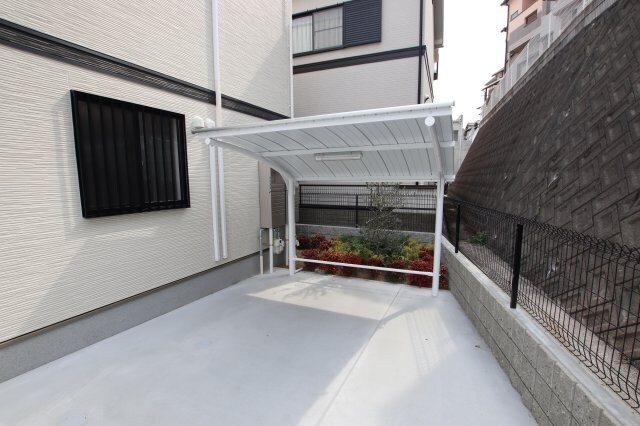 物件内観写真4　(駐輪場)