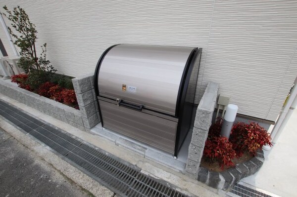 建物設備(敷地内ゴミ捨場)