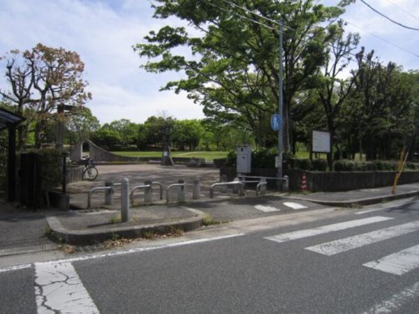 周辺環境(津々山台公園 515m)
