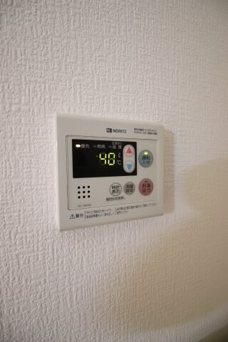 物件内観写真18　(給湯器)