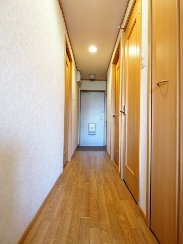 物件内観写真8　(廊下)