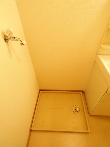 物件内観写真16　(室内洗濯機置場)