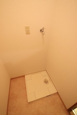 物件内観写真14　(室内洗濯機置場)