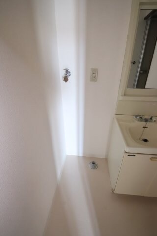 物件内観写真10　(室内洗濯機置き場)