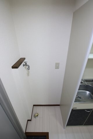物件内観写真13　(室内洗濯機置場)