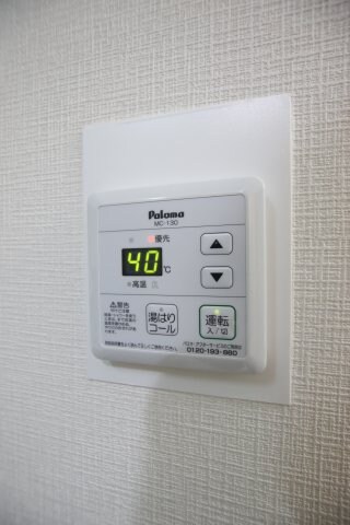 物件内観写真18　(給湯器)