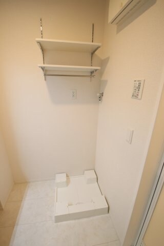 物件内観写真11　(室内洗濯機置場)