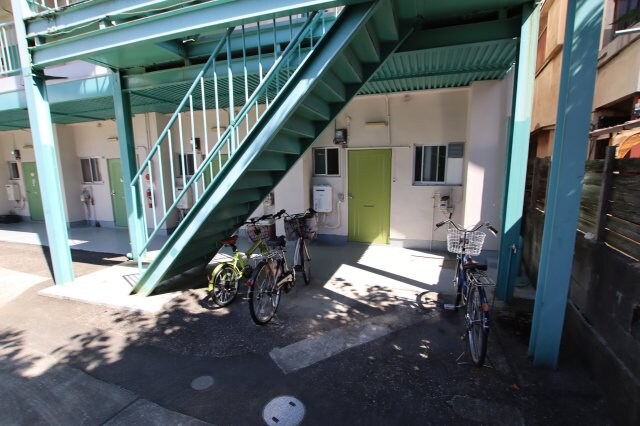 物件内観写真6　(駐輪場)