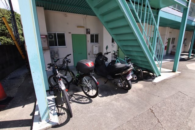 物件外観写真4　(駐輪場)