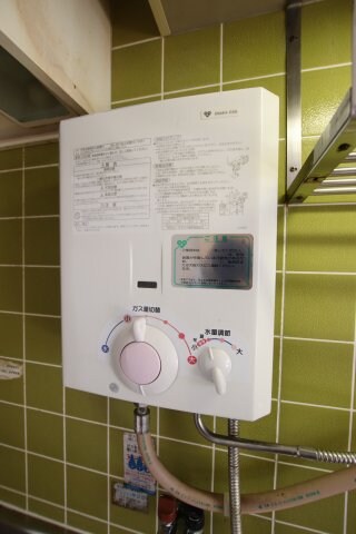物件内観写真16　(瞬間湯沸かし器)