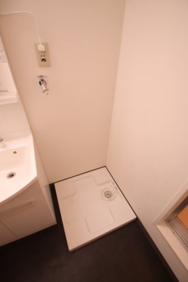 建物設備(室内洗濯機置き場)