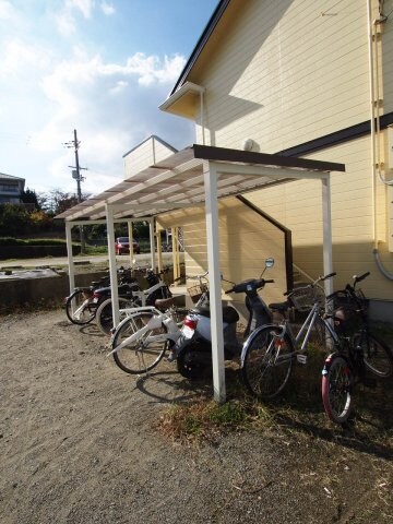 物件内観写真4　(駐輪場)