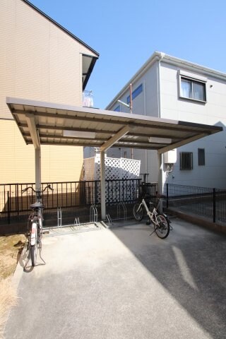 物件内観写真6　(駐輪場)