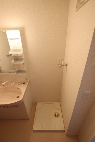 物件内観写真13　(室内洗濯パン)