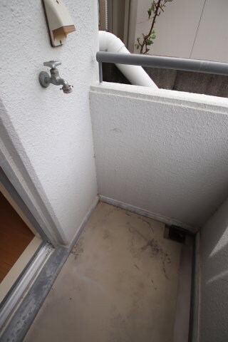 物件内観写真25　(室外洗濯機置場)