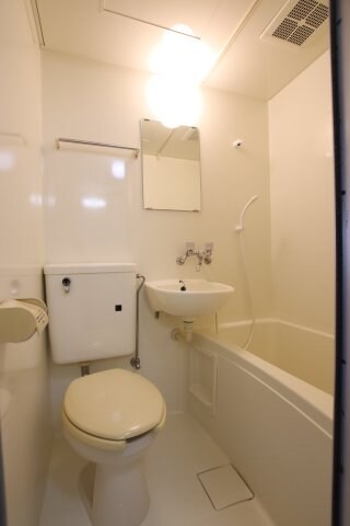 物件内観写真16　(ユニットバス)