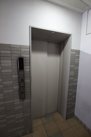 物件内観写真6　(エレベーター)