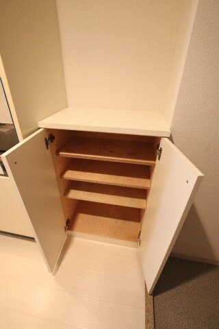 物件内観写真8　(下駄箱)