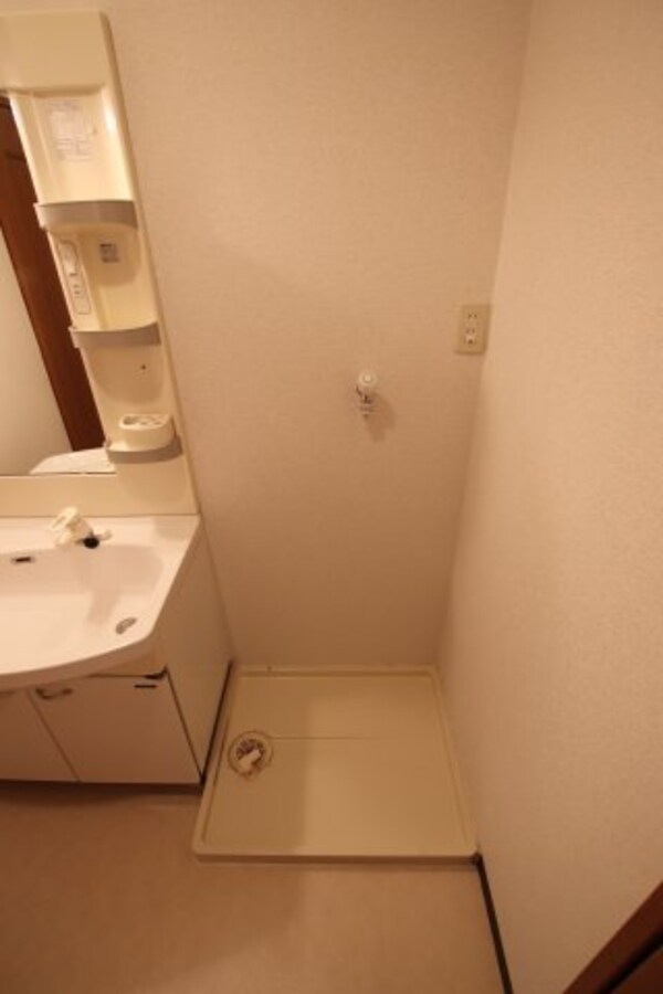 建物設備(室内洗濯機置場)