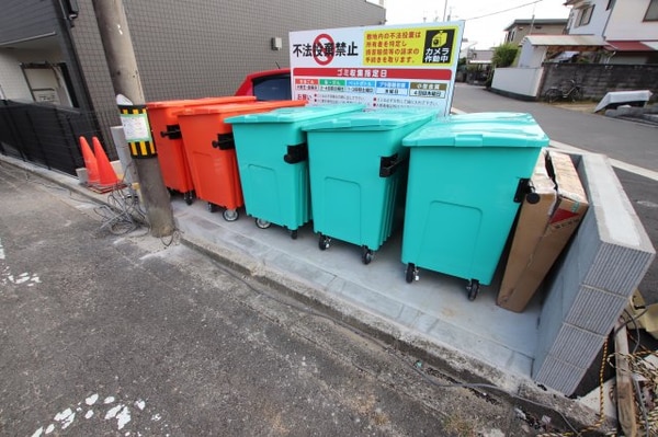 建物設備(敷地内ゴミ置き場)