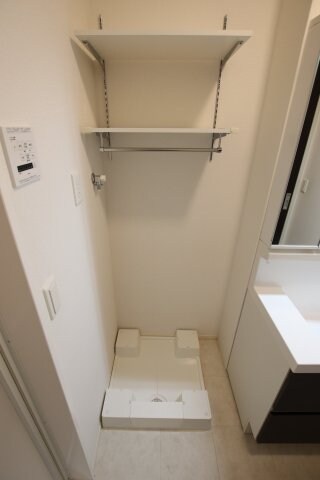 物件内観写真13　(室内洗濯機置場)