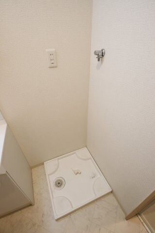 物件内観写真12　(室内洗濯機置場)