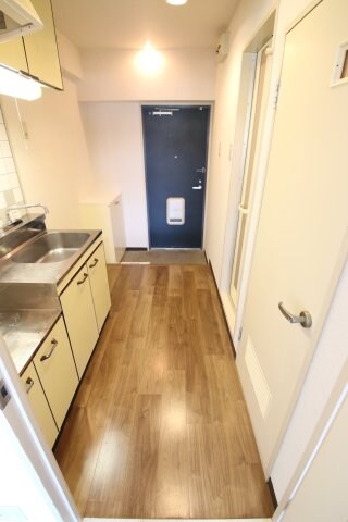 物件内観写真14　(廊下)