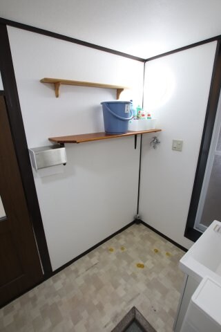 物件内観写真10　(室内洗濯機置場)
