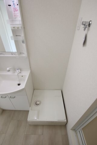 物件内観写真16　(室内洗濯機置場)