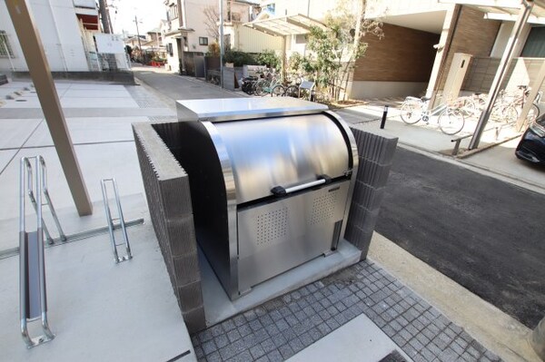 建物設備(敷地内ゴミ捨場)