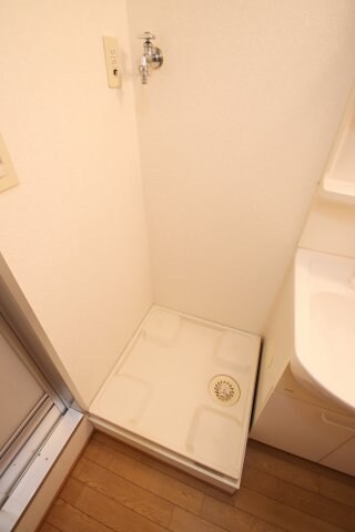 物件内観写真10　(室内洗濯機置場)