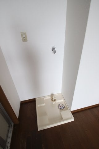 物件内観写真14　(室内洗濯機置場)