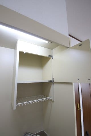 物件内観写真18　(吊戸棚)