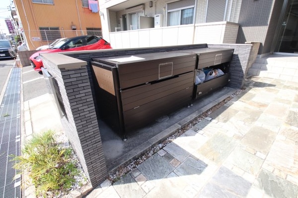 建物設備(敷地内ゴミ置き場)