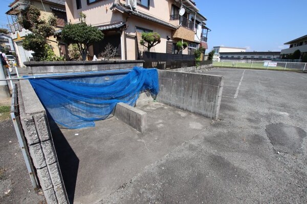 建物設備(敷地内ゴミ置き場)
