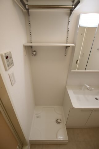 物件内観写真16　(室内洗濯機置場)