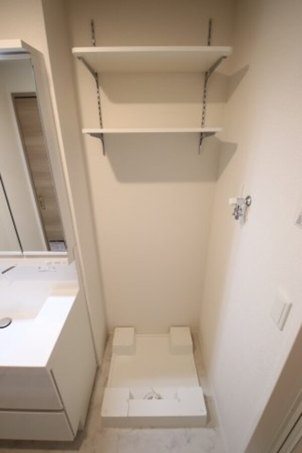 建物設備(室内洗濯機置き場)