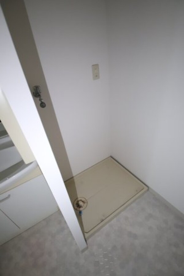 建物設備(室内洗濯機置き場)