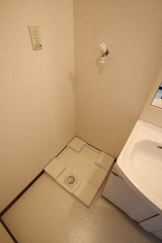 物件内観写真13　(室内洗濯機置場)