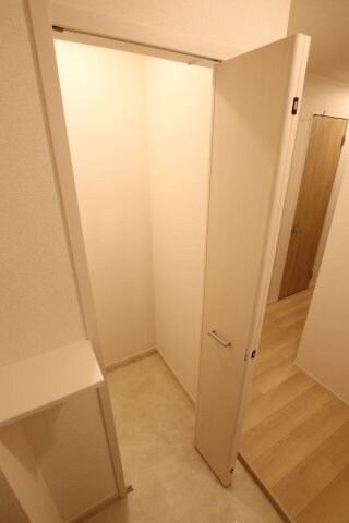 物件内観写真7　(シューズクローク)